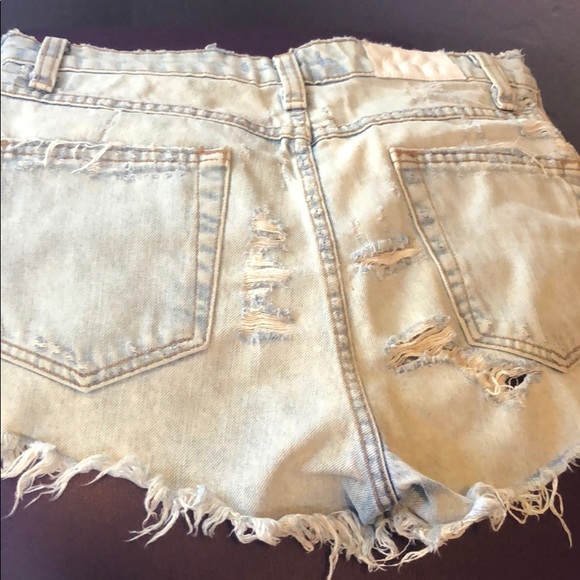 Nasty Gal distressed jean shorts - Picture 2 of 4